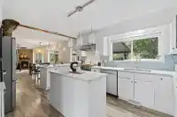 12326 234 STREET - thumbnail 2