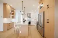 16677 16 AVENUE - thumbnail 5