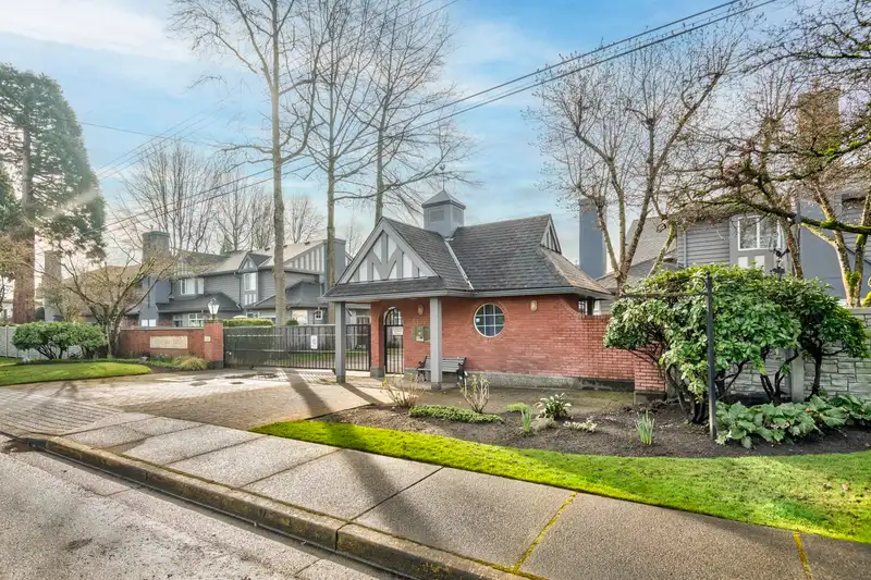 35 6100 WOODWARDS ROAD - photo 4 of 40