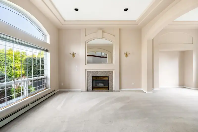 16988 103A AVENUE - photo 3 of 36