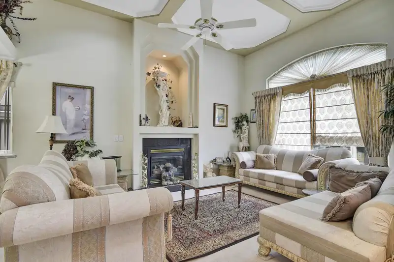 6188 127 STREET - photo 2 of 23