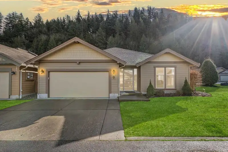 86 46000 THOMAS ROAD - photo 1 of 37