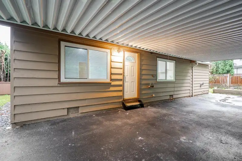 27284 30 AVENUE - photo 4 of 39