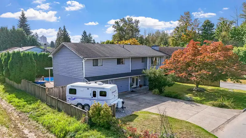 2160 DORSET AVENUE - photo 1 of 33