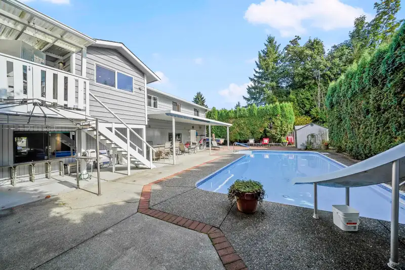2160 DORSET AVENUE - photo 4 of 33
