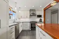 1594 ELINOR CRESCENT - thumbnail 13