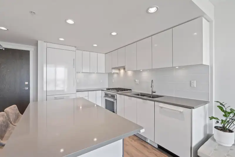 3205 2388 MADISON AVENUE - photo 2 of 26