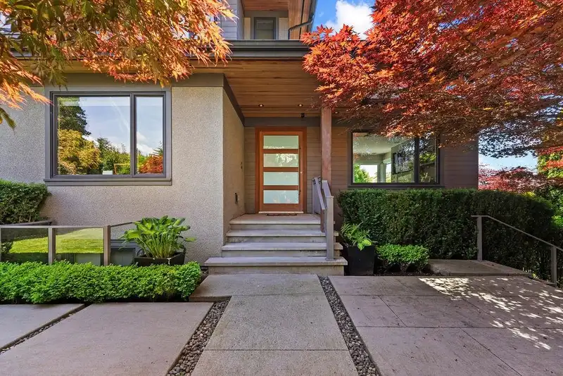 990 JEFFERSON AVENUE - photo 3 of 40