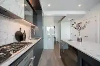 317 1342 JOHNSTON ROAD - thumbnail 1