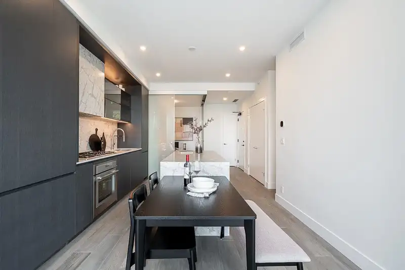 317 1342 JOHNSTON ROAD - photo 3 of 23