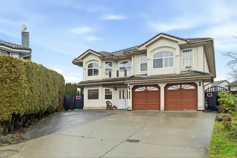 7076 122A STREET - photo 1 of 40