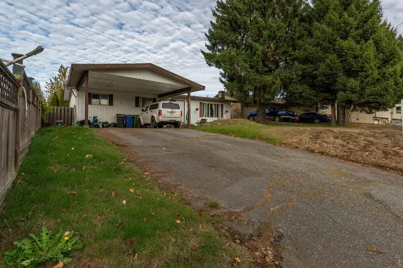32633 MARSHALL ROAD - photo 1 of 39