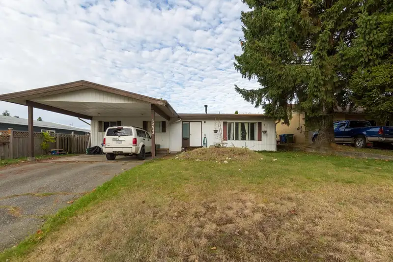 32633 MARSHALL ROAD - photo 2 of 39