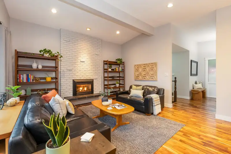 304 DARTMOOR DRIVE - photo 4 of 31
