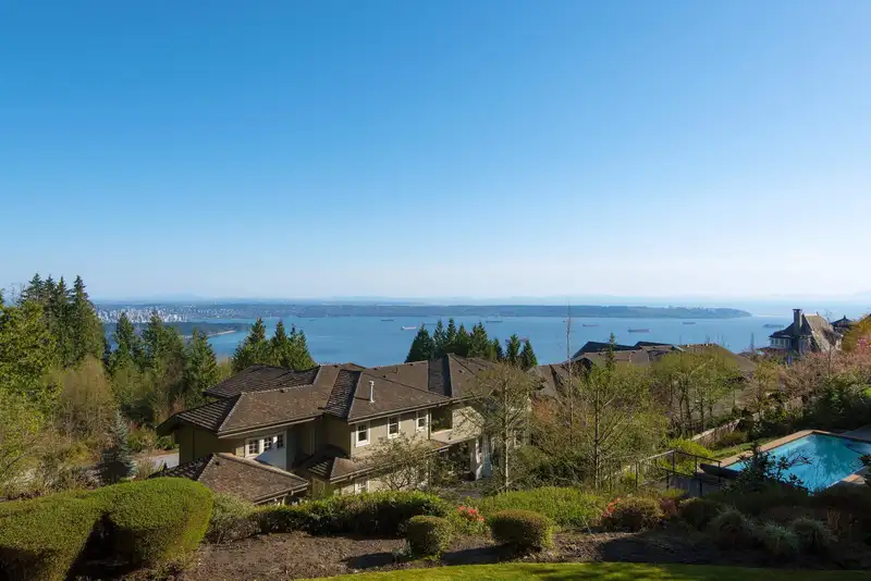2307 KADLEC COURT - photo 4 of 17