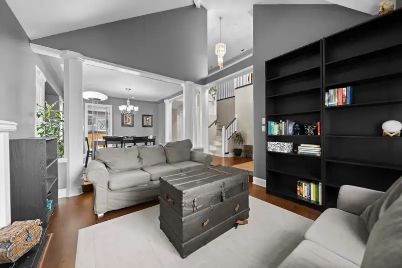9015 207B STREET - photo 4 of 40