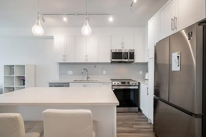 211 20356 72B AVENUE - photo 4 of 27