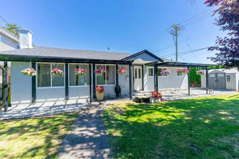 5114 WESTMINSTER AVENUE - photo 1 of 32