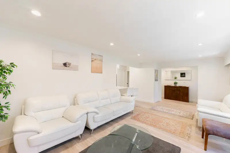 5114 WESTMINSTER AVENUE - photo 2 of 32