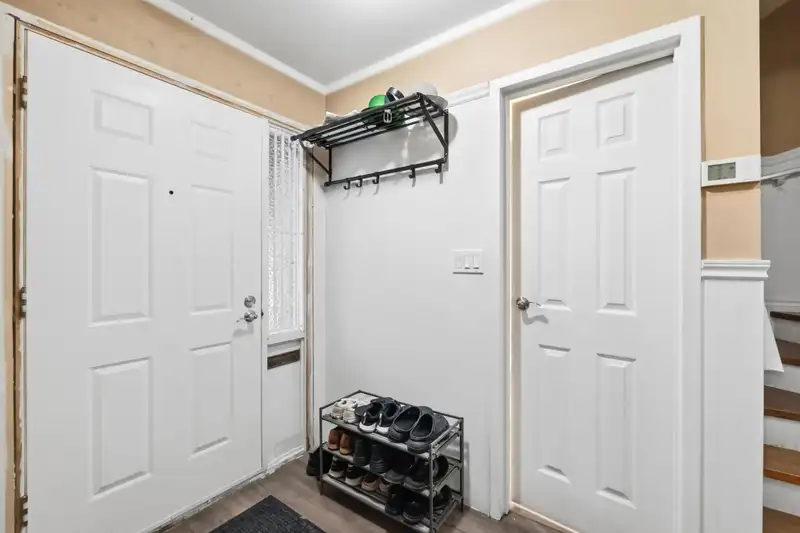 13323 71B AVENUE - photo 3 of 29