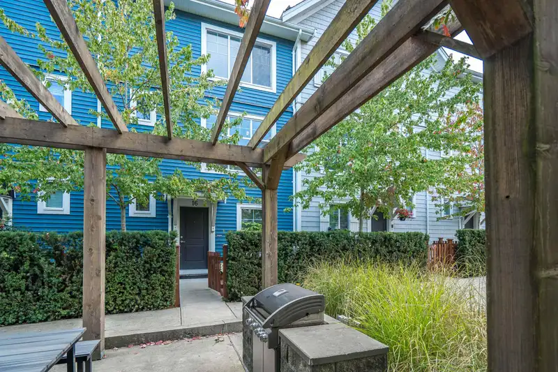 16 20451 84 STREET - photo 3 of 34