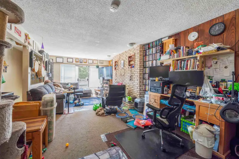 11821 72 AVENUE - photo 2 of 37