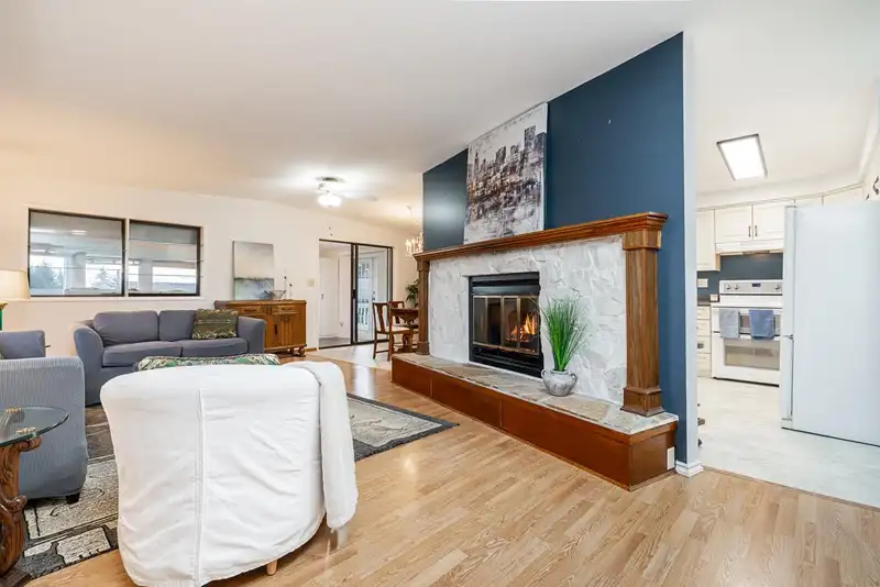 41 27111 0 AVENUE - photo 3 of 35