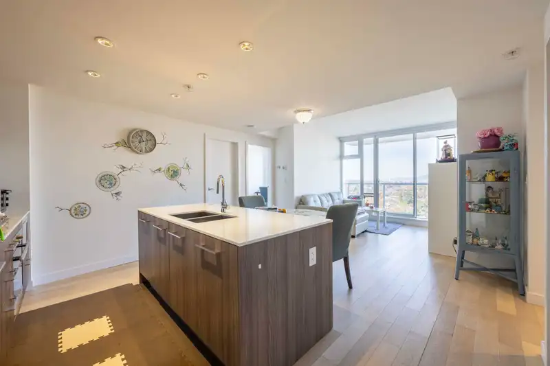 1505 4638 GLADSTONE STREET - photo 4 of 30
