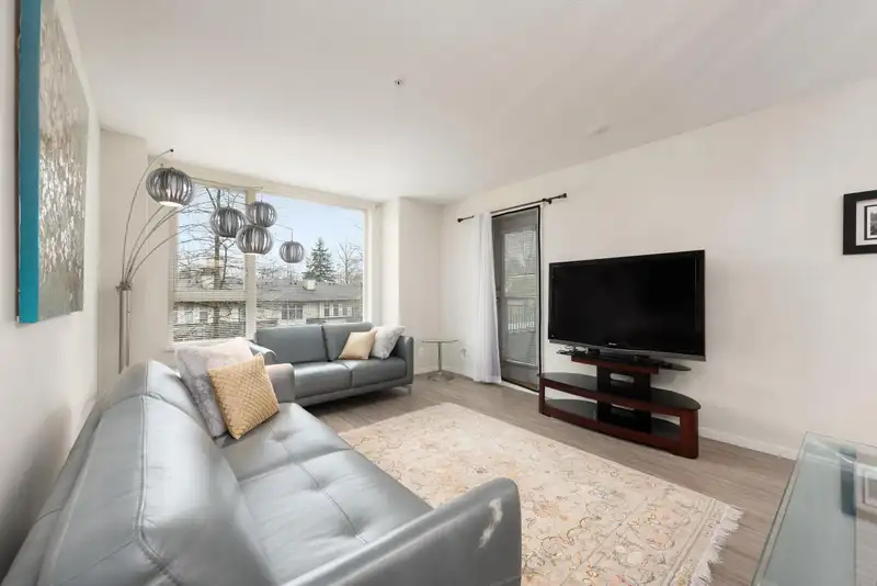 305 1128 KENSAL PLACE - photo 4 of 31