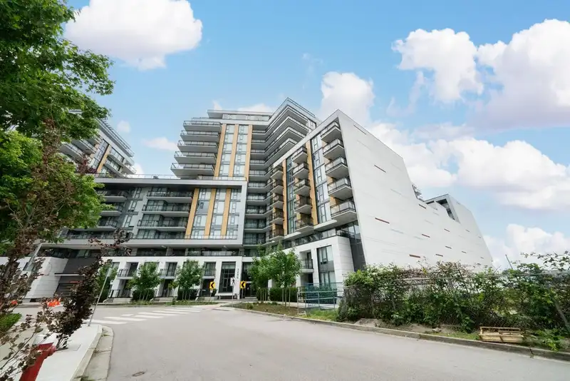 806 3280 CORVETTE WAY - photo 1 of 32