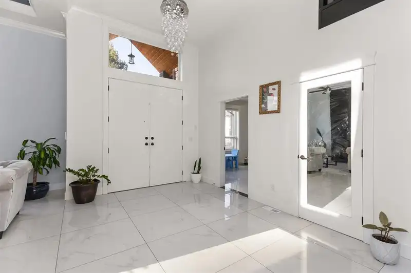 2018 VINEWOOD STREET - photo 4 of 39
