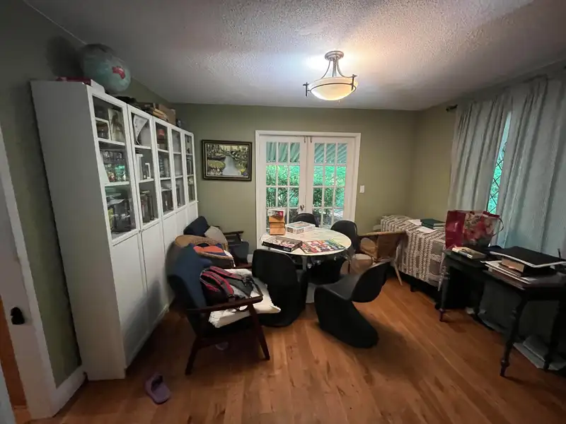 13715 28 AVENUE - photo 2 of 6