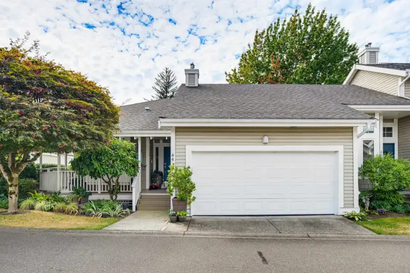 44 20788 87 AVENUE - photo 1 of 34