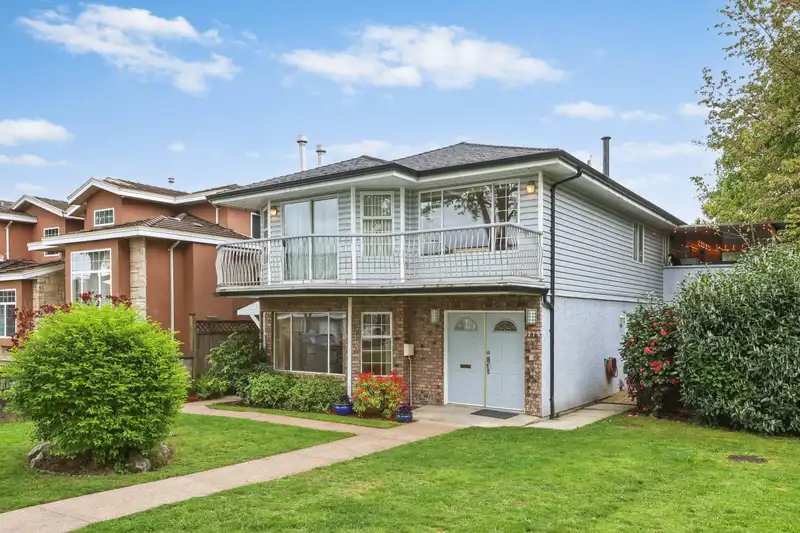 3778 NITHSDALE STREET - photo 1 of 30