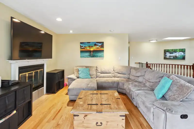3778 NITHSDALE STREET - photo 2 of 30