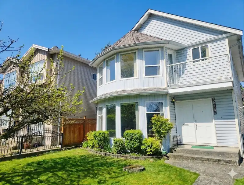 3523 NAPIER STREET - photo 1 of 31