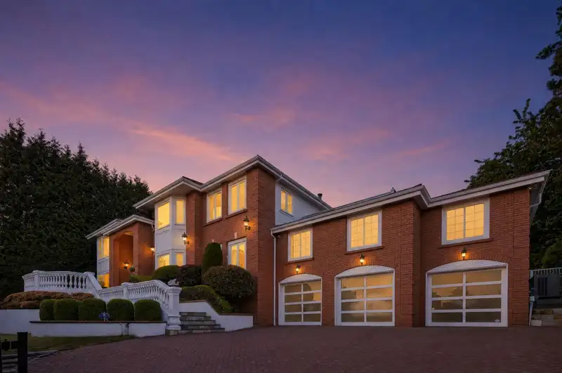 2657 SW MARINE DRIVE - photo 1 of 38