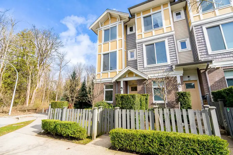 22 9718 161A STREET - photo 3 of 40