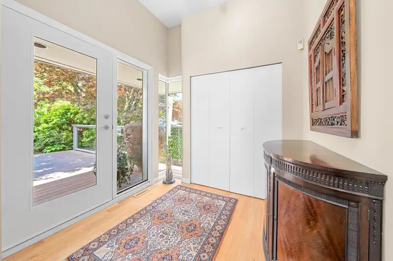 3961 ST. ALBANS AVENUE - photo 4 of 40