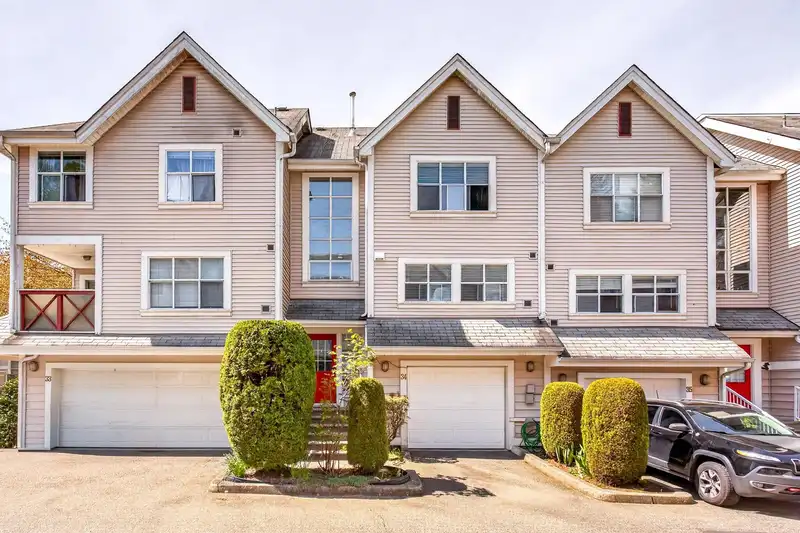 34 2450 HAWTHORNE AVENUE - photo 1 of 34