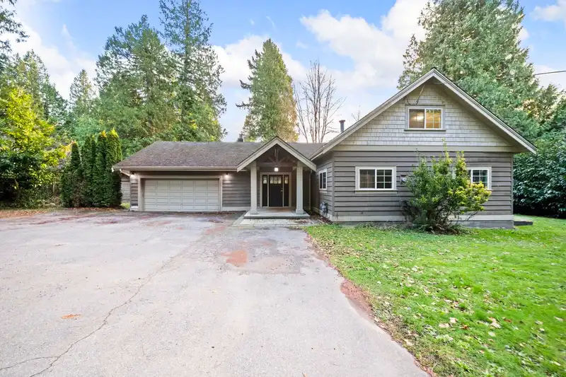 12686 20 AVENUE - photo 1 of 23