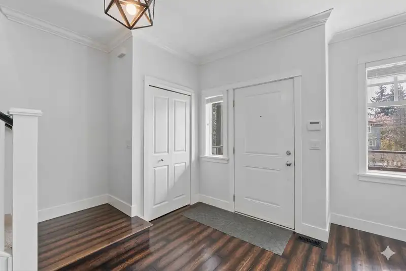 331 KEARY STREET - photo 4 of 40