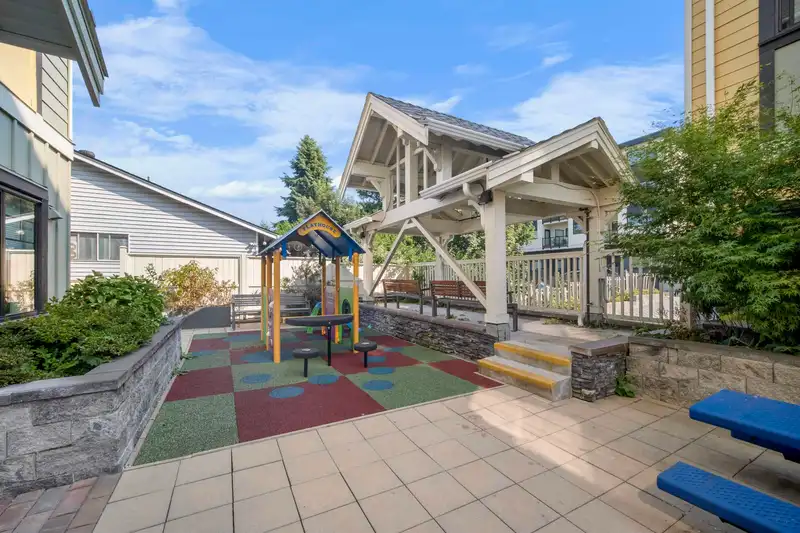 205 80 ELGIN STREET - photo 4 of 5