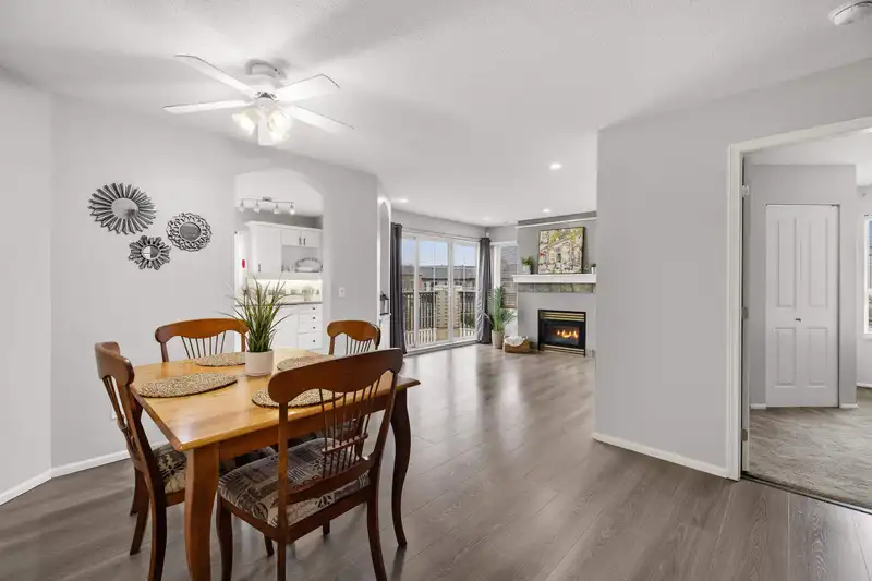305 6336 197 STREET - photo 4 of 36