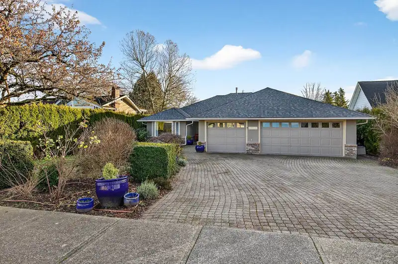 27012 25 AVENUE - photo 1 of 40