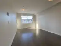 212 20686 EASTLEIGH CRESCENT - thumbnail 2