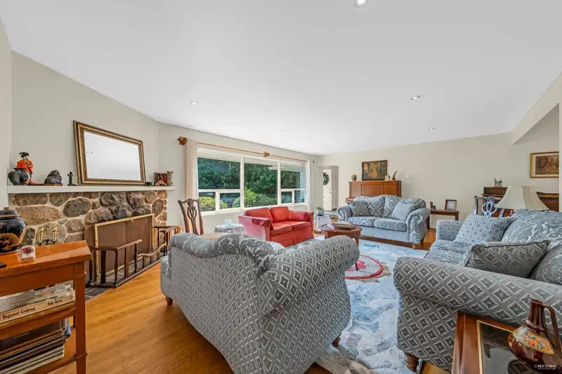 410 HADDEN DRIVE - photo 4 of 40