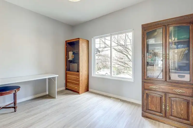 20526 66A AVENUE - photo 4 of 40