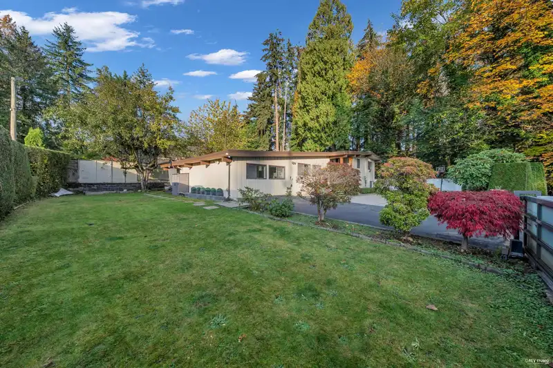 475 NEWLANDS ROAD - photo 2 of 31