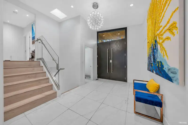475 NEWLANDS ROAD - photo 3 of 31